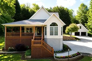 2472 Hamby Mountain Rd, Wilkesboro, NC 28697 - Photo 1