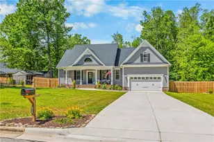 1401 Ashland Dr, Reidsville, NC 27320 - Photo 3