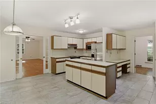 705 Luxbury Rd, Winston-Salem, NC 27104 - Photo 11