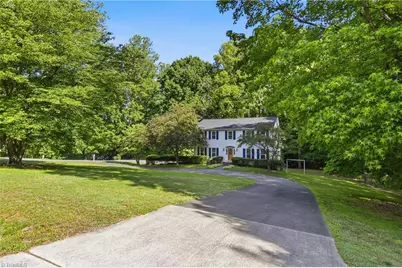 705 Luxbury Road, Winston-Salem, NC 27104 - Photo 3