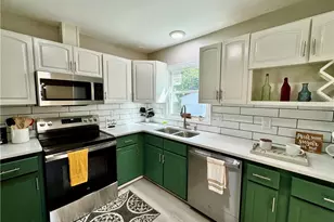 2401 Phoenix Dr, Greensboro, NC 27406 - Photo 13