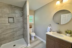 2401 Phoenix Dr, Greensboro, NC 27406 - Photo 23