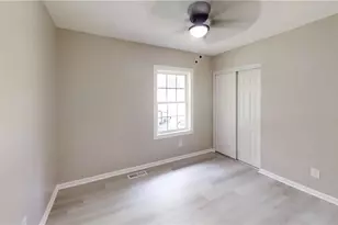 2401 Phoenix Dr, Greensboro, NC 27406 - Photo 21