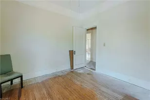 215 E 5th St, Burlington, NC 27215 - Photo 19