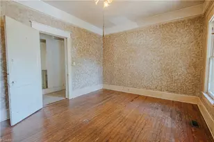 215 E 5th St, Burlington, NC 27215 - Photo 17