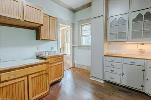 215 E 5th St, Burlington, NC 27215 - Photo 11