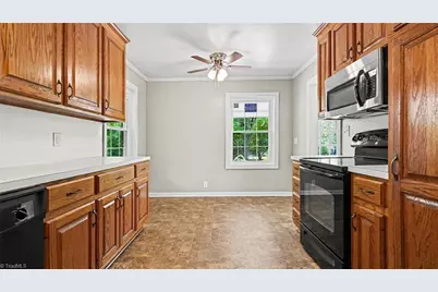 307 E Main Street, Stoneville, NC 27048 - Photo 17