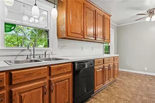 307 E Main St, Stoneville, NC 27048 - Photo 13