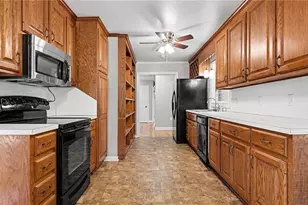 307 E Main St, Stoneville, NC 27048 - Photo 15