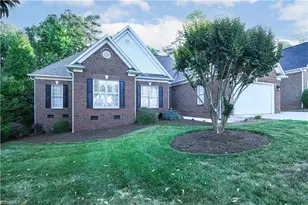 3702 Regents Park Ln, Greensboro, NC 27455 - Photo 3