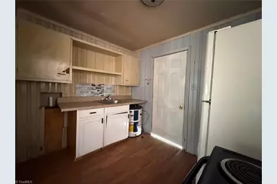 1015 Moody Street, Greensboro, NC 27401 - Photo 9