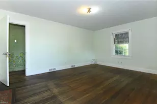 1402 Oak Ridge Rd, Kernersville, NC 27284 - Photo 3