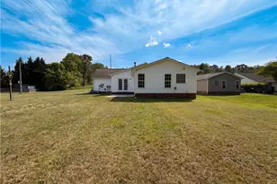 2015 Gyro Dr, Winston-Salem, NC 27127 - Photo 17