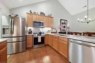 4332 Grassy Moss Dr, Greensboro, NC 27409 - Photo 7