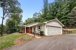 1011 Westmont Dr, Asheboro, NC 27205 - Photo 3