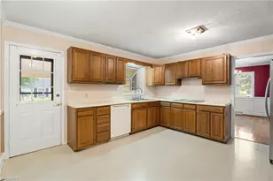 926 Branchwood Dr, Kernersville, NC 27284 - Photo 15