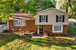 3010 Shady Lawn Dr, Greensboro, NC 27408 - Photo 35
