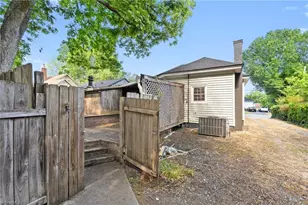 409 Peele St, Burlington, NC 27215 - Photo 33