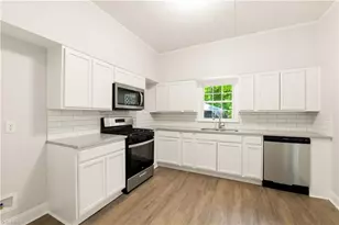 409 Peele St, Burlington, NC 27215 - Photo 11