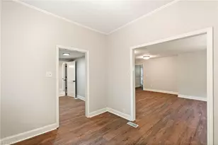 409 Peele St, Burlington, NC 27215 - Photo 17
