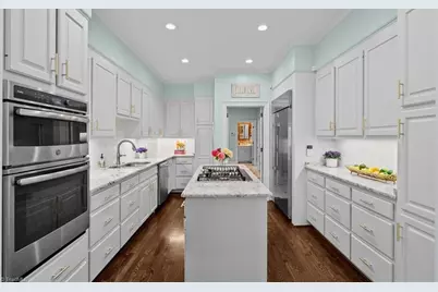 12 Charleston Square, Greensboro, NC 27408 - Photo 7