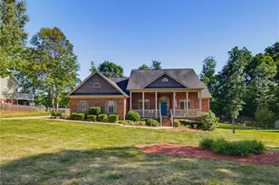5567 Friendship Glen Dr, Browns Summit, NC 27214 - Photo 3