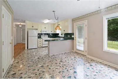 211 S Boyles Street, Pilot Mountain, NC 27041 - Photo 21