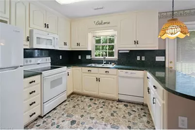 211 S Boyles Street, Pilot Mountain, NC 27041 - Photo 15