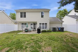 4105 Bluestem Dr, Greensboro, NC 27405 - Photo 19