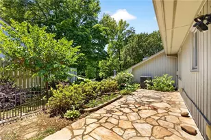 2804 Waters Edge Ln, Greensboro, NC 27410 - Photo 23