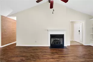 2804 Waters Edge Ln, Greensboro, NC 27410 - Photo 9