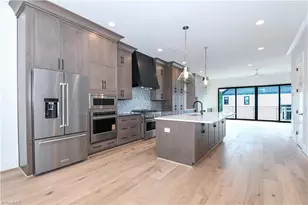 3235 W Friendly Ave, Greensboro, NC 27408 - Photo 15