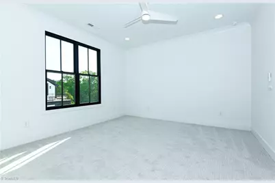 3235 W Friendly Avenue, Greensboro, NC 27408 - Photo 27