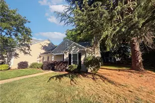 17 Brookway Dr, Greensboro, NC 27410 - Photo 17