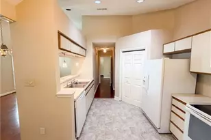 17 Brookway Dr, Greensboro, NC 27410 - Photo 7