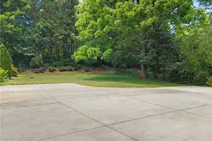 444 Irving St, Winston-Salem, NC 27103 - Photo 25