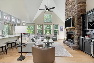 242 Harbor Drive E, Lexington, NC 27292 - Photo 5