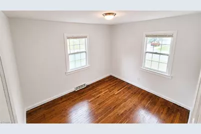 1401 Oak Street, Greensboro, NC 27403 - Photo 7