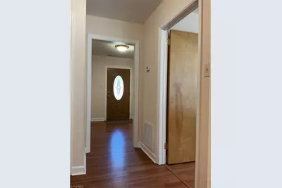 5812 Kings Court, Pleasant Garden, NC 27313 - Photo 17