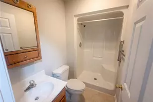 1911 Meadowgreen Dr, Graham, NC 27253 - Photo 13
