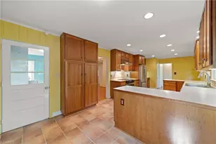 453 Plymouth Ave, Winston-Salem, NC 27104 - Photo 7
