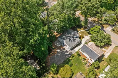 1913 Colonial Avenue, Greensboro, NC 27408 - Photo 27