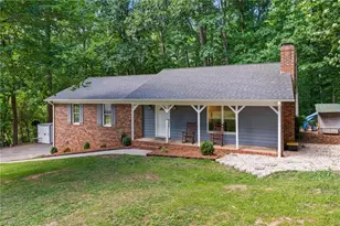 464 Lansdowne Pl, Winston-Salem, NC 27107 - Photo 3