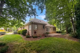 6516 Brookstone Dr, Whitsett, NC 27377 - Photo 23