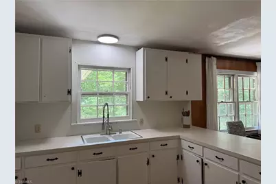 125 James Street, Elkin, NC 28621 - Photo 9