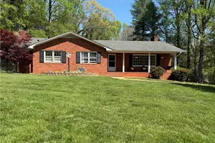 125 James St, Elkin, NC 28621 - Photo 1