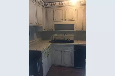 502 Carolyn Court #B-8, Eden, NC 27288 - Photo 3