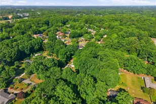 2610 Cromwell Rd, Greensboro, NC 27407 - Photo 29