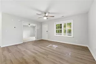 2610 Cromwell Rd, Greensboro, NC 27407 - Photo 9