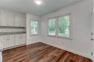 711 Woodsway Ct, Reidsville, NC 27320 - Photo 17